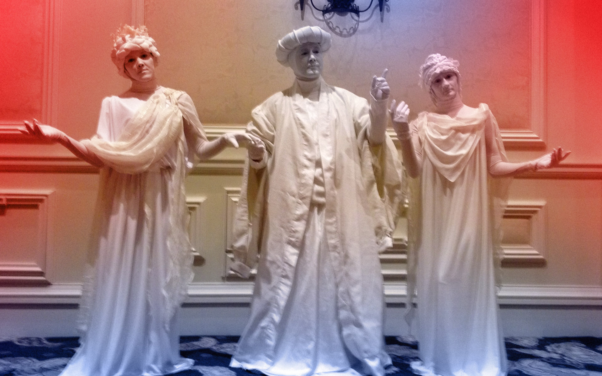 living statues